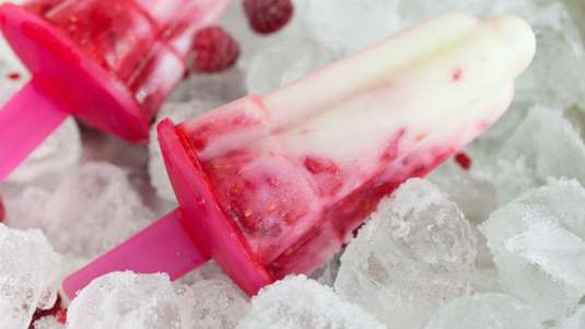 Γρανίτες με γιαούρτι, λεμόνι και φράουλες